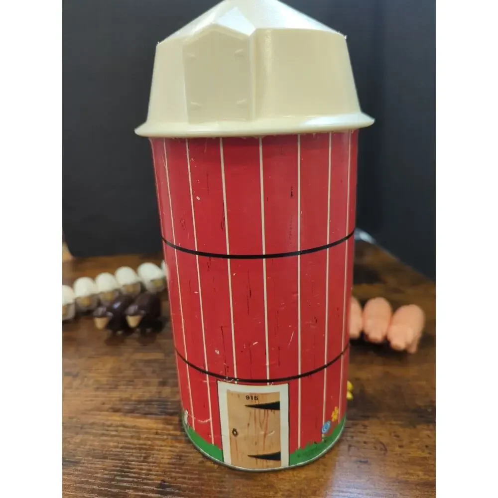 Fisher-Price silo includes